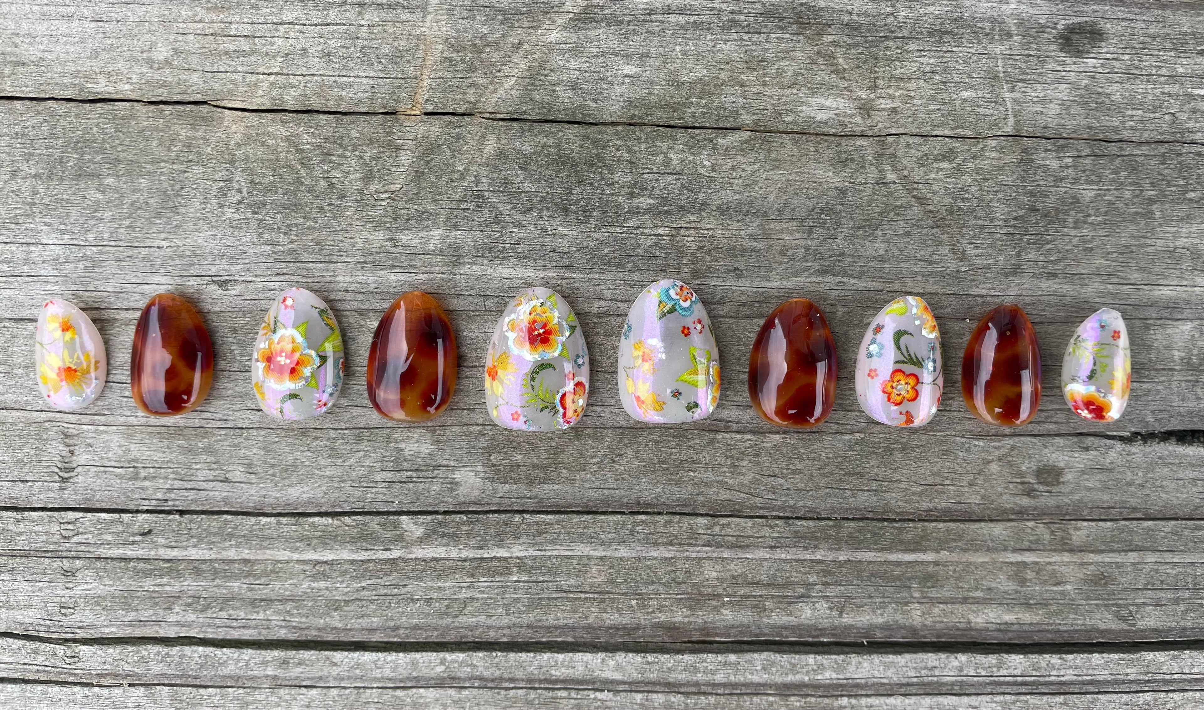 Grandma's House handmade tortoiseshell and lavender vintage floral press on nails with gems, short almond